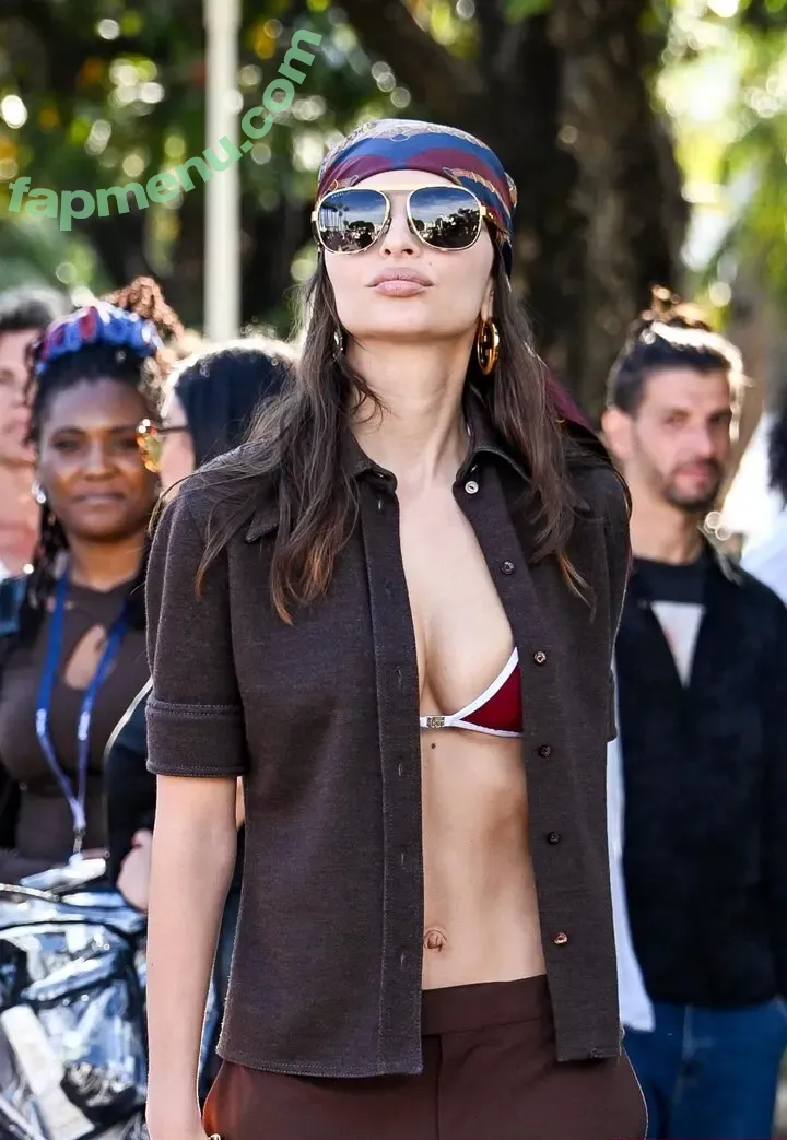 Emily Ratajkowski nude photo #8510 (emrata)