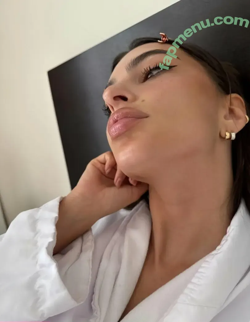Emily Ratajkowski nude photo #8718 (emrata)