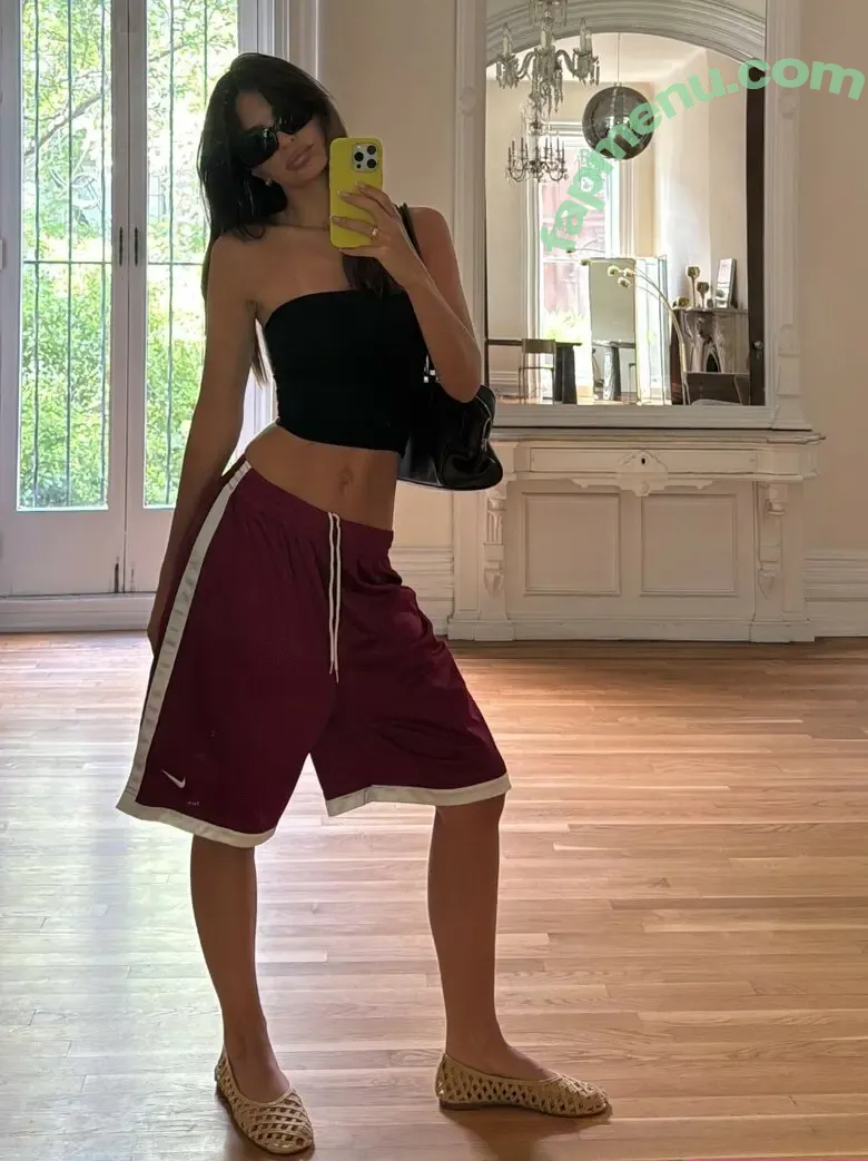 Emily Ratajkowski nude photo #8758 (emrata)