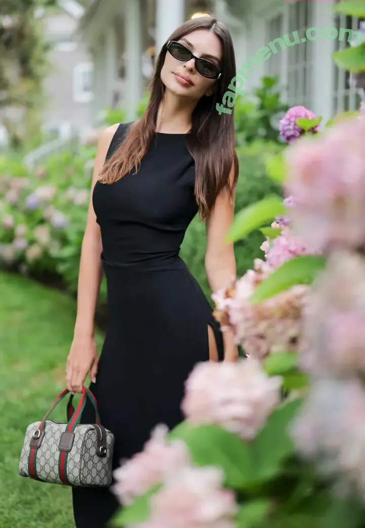 Emily Ratajkowski nude photo #8929 (emrata)