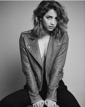 Emily Rudd / emilysteaparty nude photo #0017