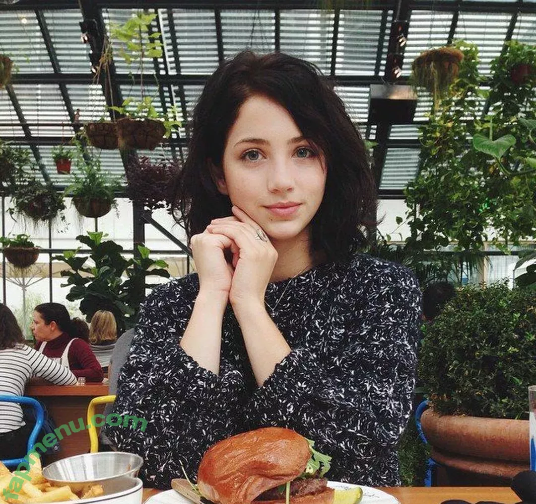 Emily Rudd nude photo #0019 (emilysteaparty)