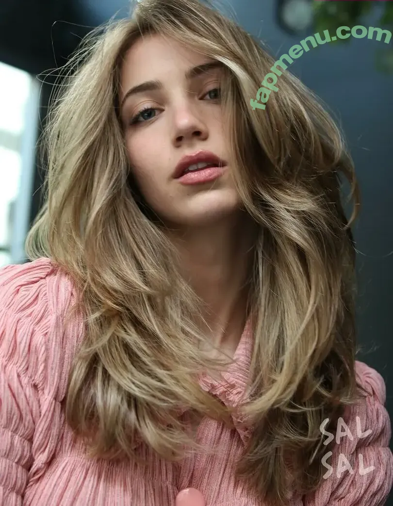 Emily Rudd nude photo #0403 (emilysteaparty)