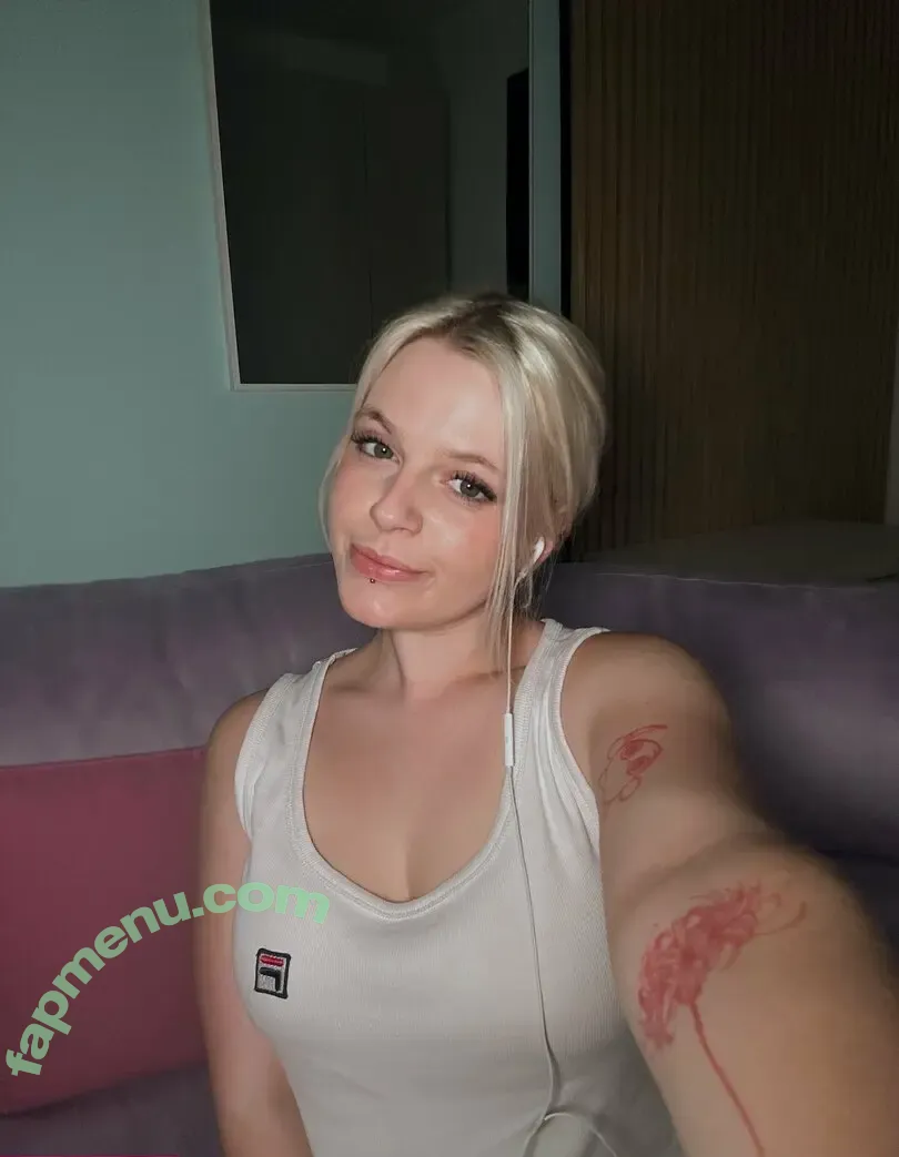 emily.schwarz nude photo #0005 (emily.schwarz)