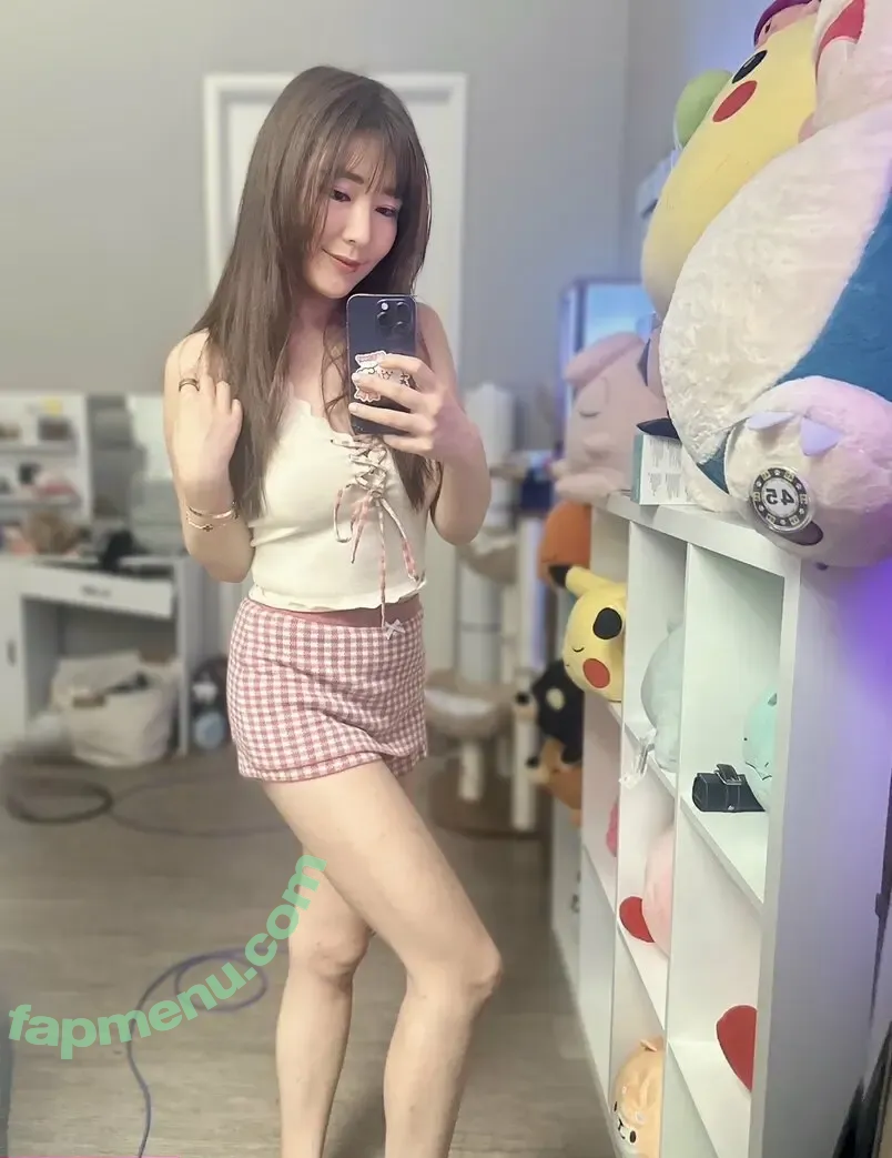 Emily Wang nude photo #0015 (Emilyywang / Emilyywng)