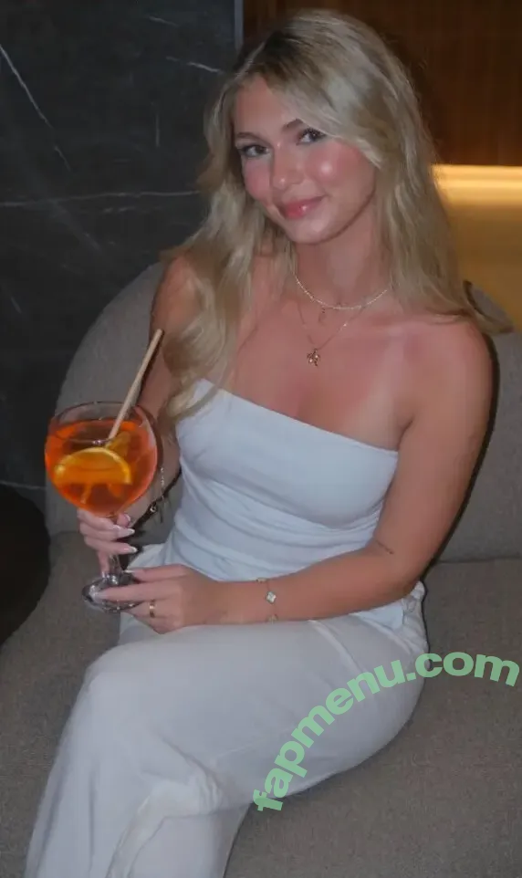 Emilylior nude photo #0001 (Emilylior)