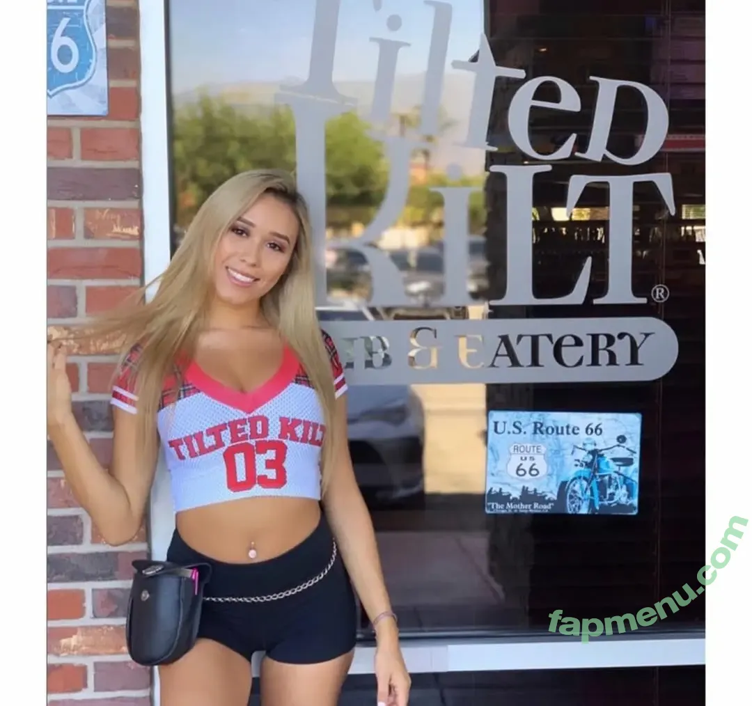 emilyorsatt nude photo #0050 (emilyorsatt)