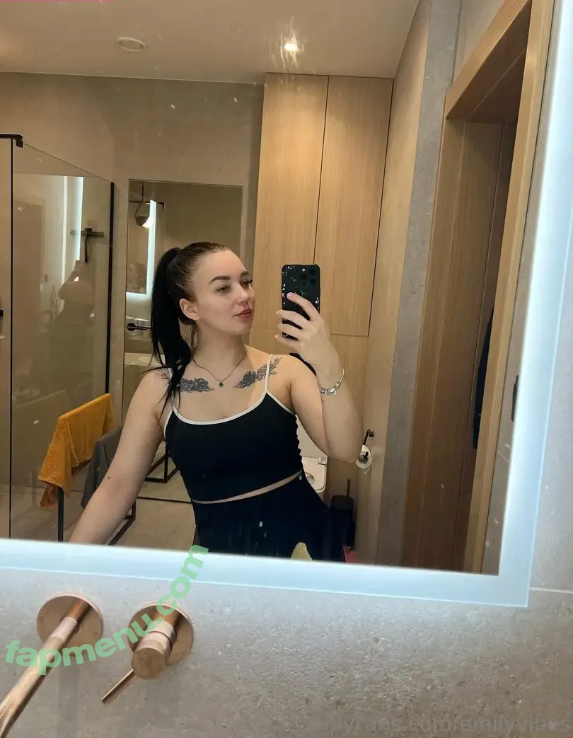 emilyvibes nude photo #0061 (shopemilyvibes)