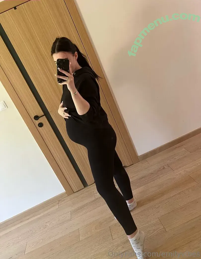 emilyvibes nude photo #0074 (shopemilyvibes)