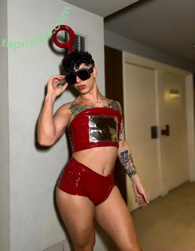 emivelaaa nude photo #0064 (emivelaaa)