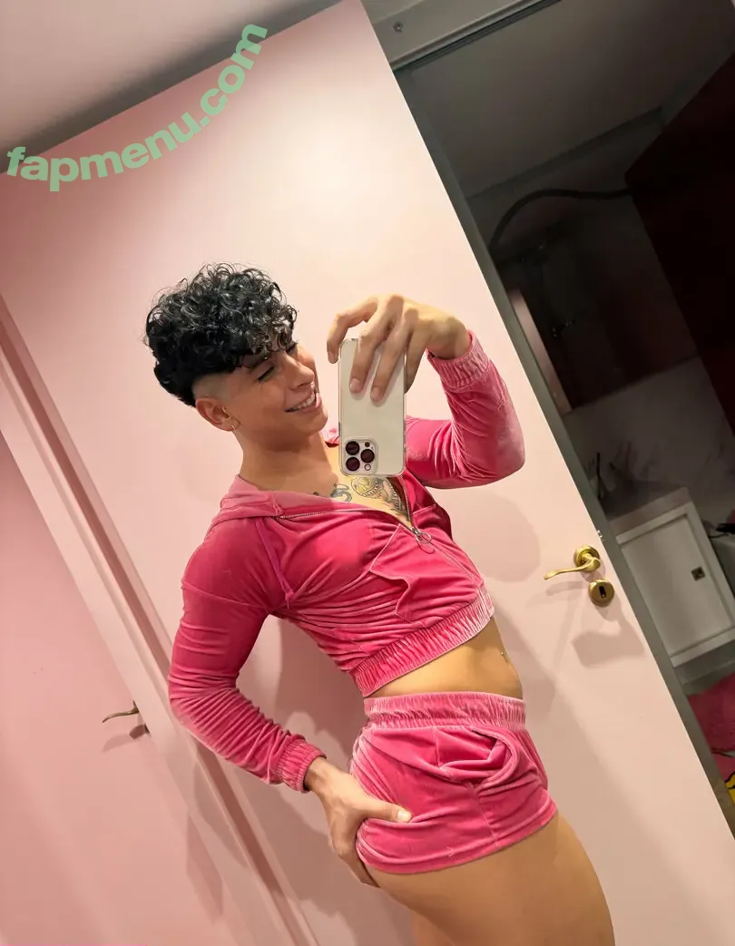 emivelaaa nude photo #0066 (emivelaaa)