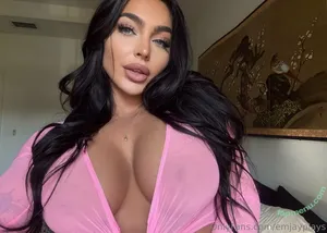 emjayplays / emjayrinaudo_ nude photo #0001