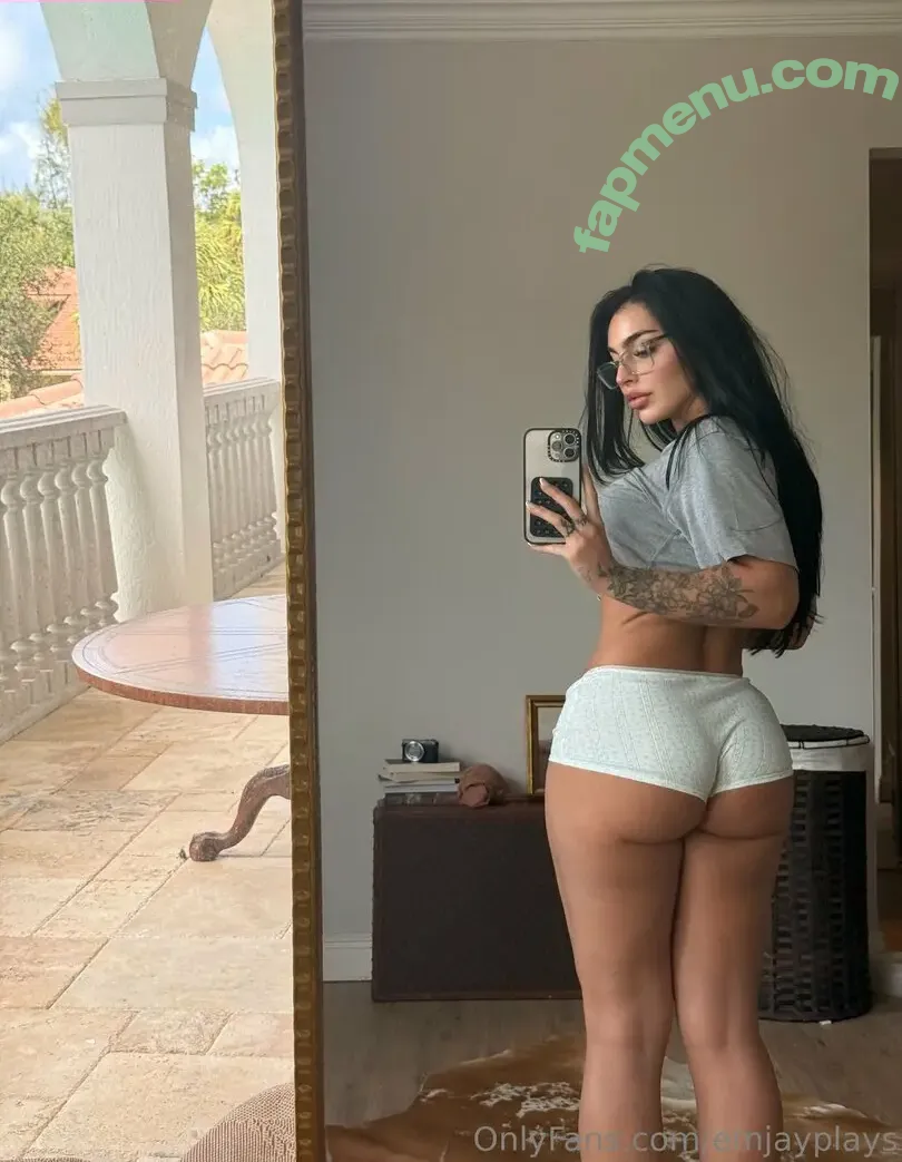 emjayplays nude photo #0014 (emjayrinaudo_)