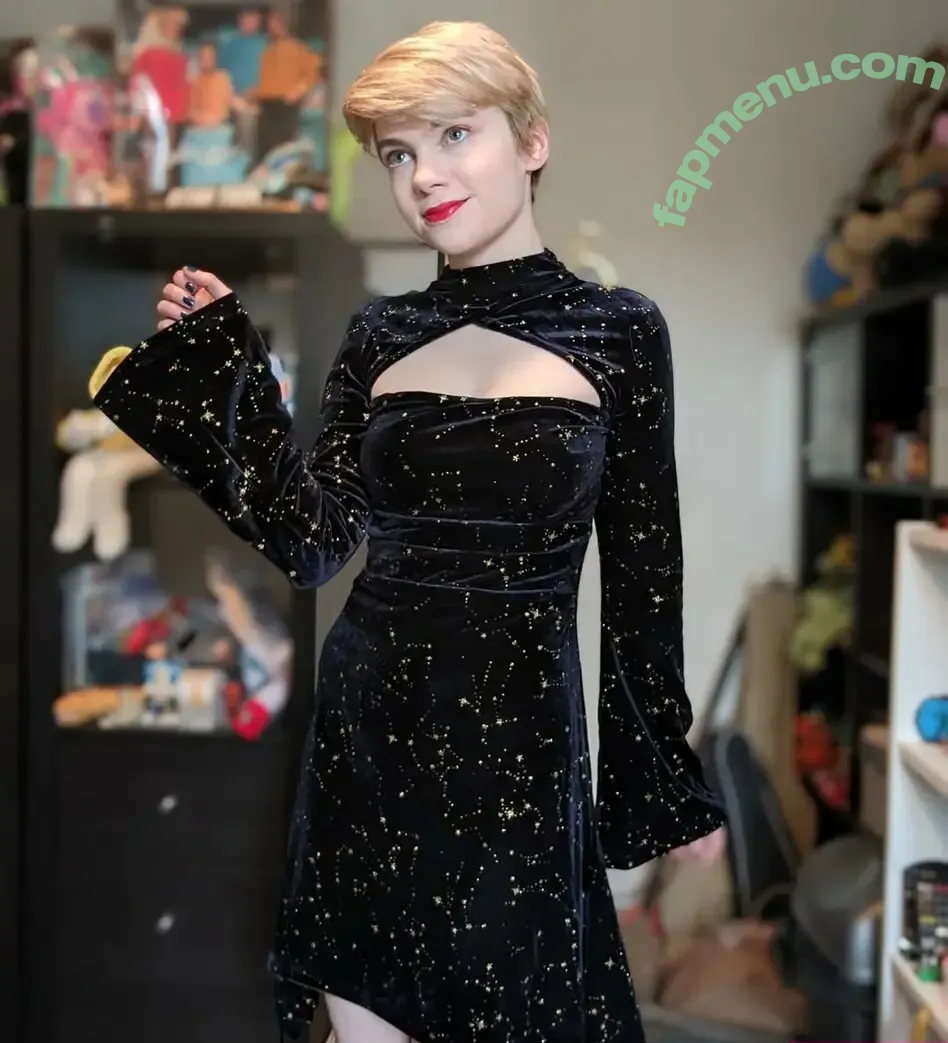 Emma Thorne nude photo #0035 (EmmaThorneVideos / emmainashes / emmathorne1)