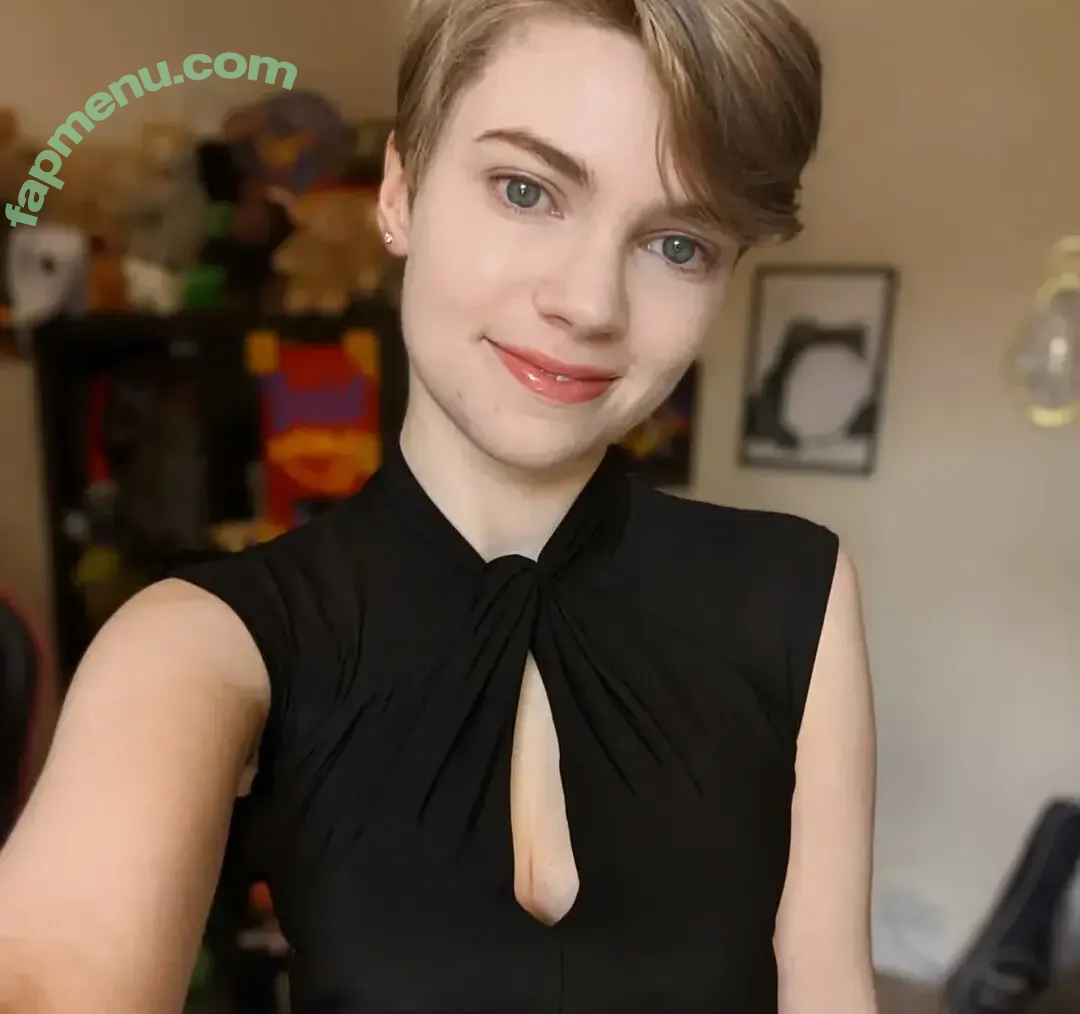 Emma Thorne nude photo #0038 (EmmaThorneVideos / emmainashes / emmathorne1)