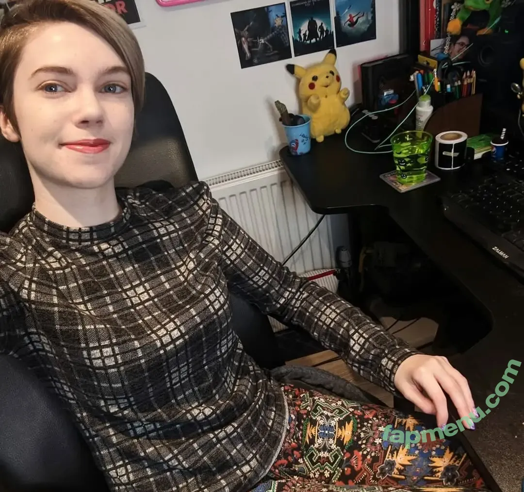 Emma Thorne nude photo #0044 (EmmaThorneVideos / emmainashes / emmathorne1)