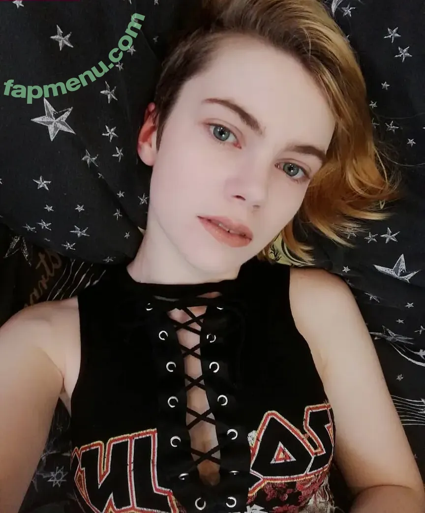 Emma Thorne nude photo #0051 (EmmaThorneVideos / emmainashes / emmathorne1)