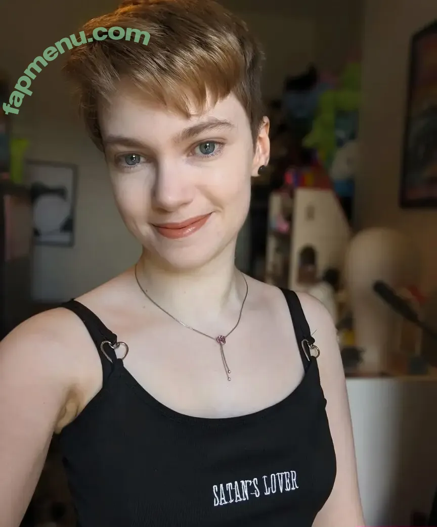 Emma Thorne nude photo #0059 (EmmaThorneVideos / emmainashes / emmathorne1)