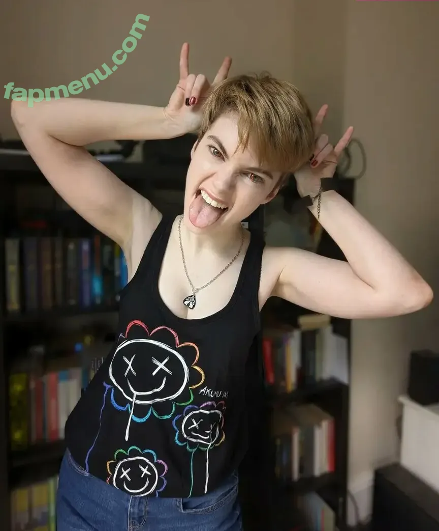 Emma Thorne nude photo #0060 (EmmaThorneVideos / emmainashes / emmathorne1)