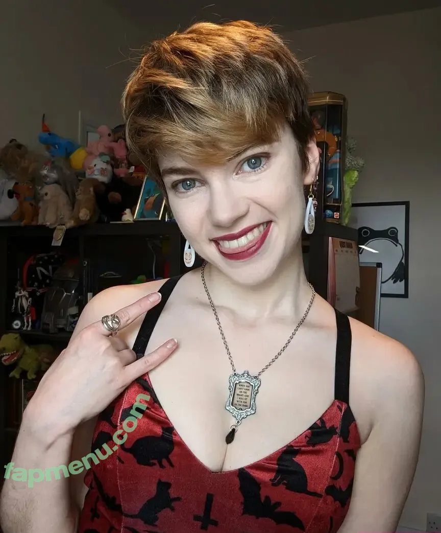 Emma Thorne nude photo #0061 (EmmaThorneVideos / emmainashes / emmathorne1)