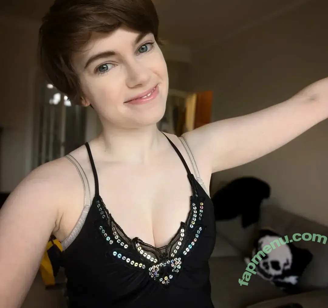 Emma Thorne nude photo #0064 (EmmaThorneVideos / emmainashes / emmathorne1)