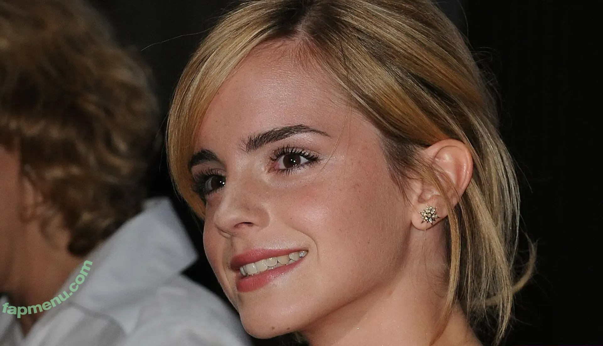 Emma Watson nude photo #0258 (elizarosewatson / emmawatson)