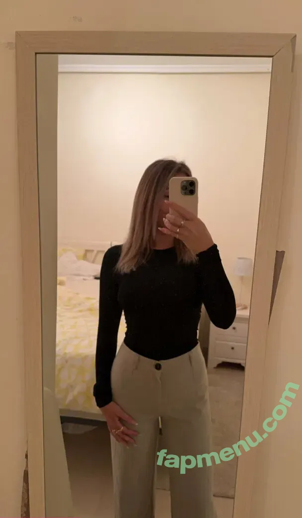 emmamaliz nude photo #0001 (emmamaliz)