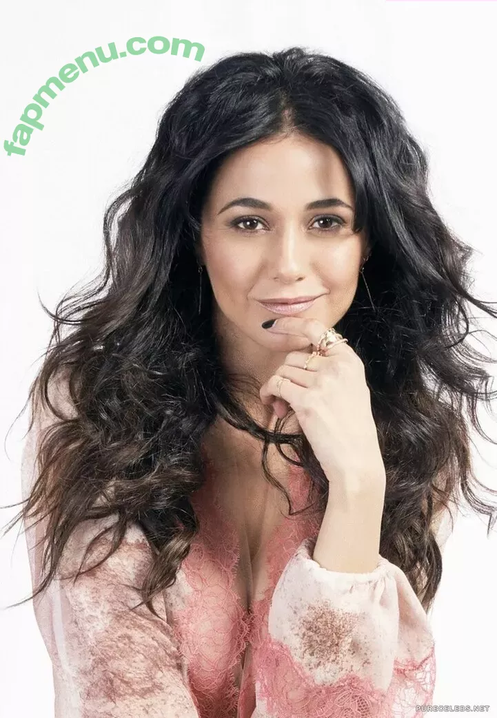 Emmanuelle Chriqui nude photo #0747 (Emmanuelle / echriqui)