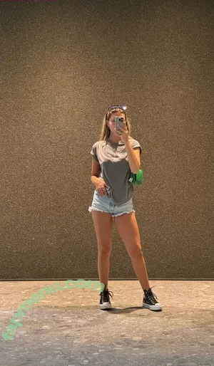 emmatsbabyy / emmababbyyy nude photo #0017