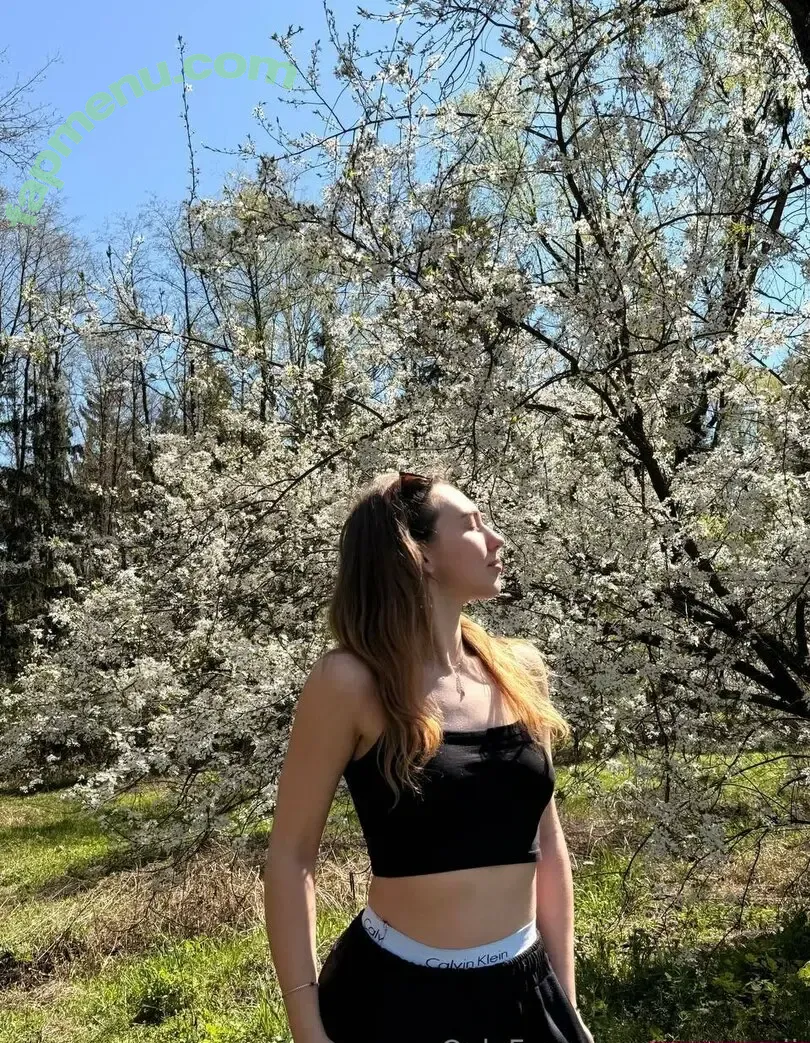 emmauzi nude photo #0101 (emma.kuzi)