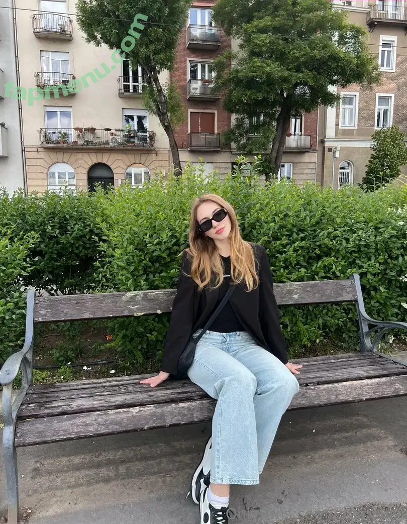 emmauzii nude photo #0019 (emmaegizii)
