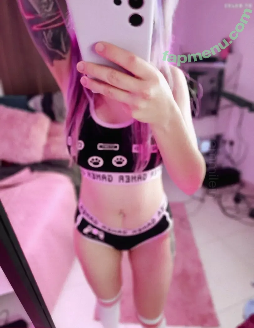 Emmilein nude photo #0018 (Emmilein)