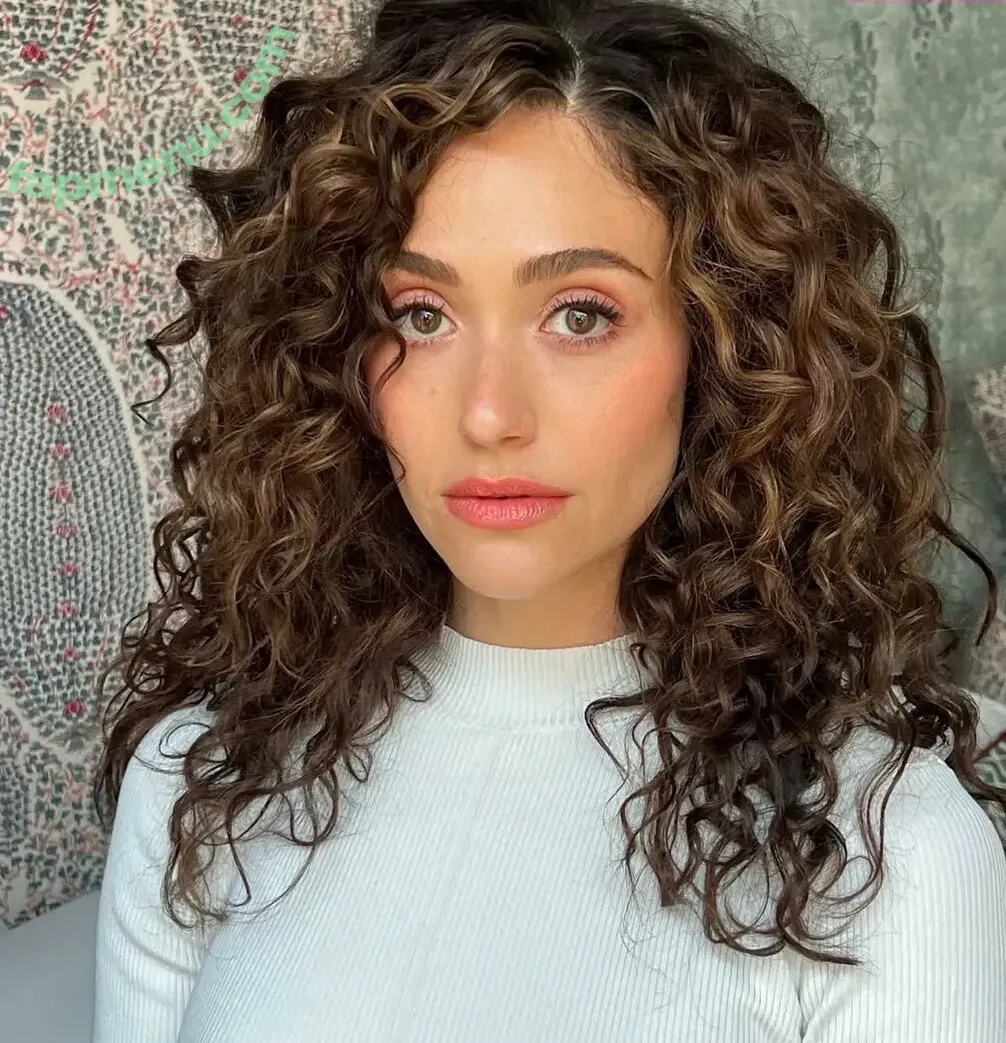 Emmy Rossum nude photo #0524 (Emmyrossum / emmy)