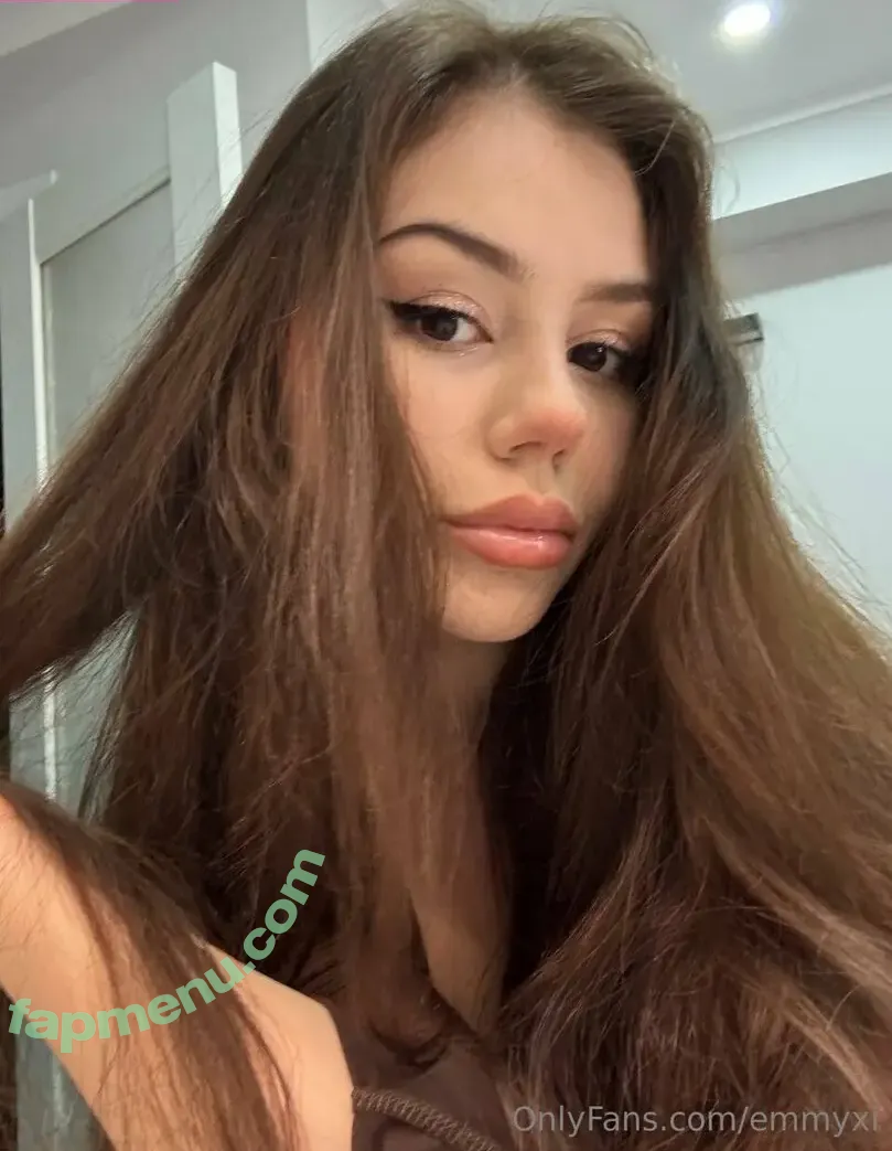 emmyxi nude photo #0072 (emmi_xi)
