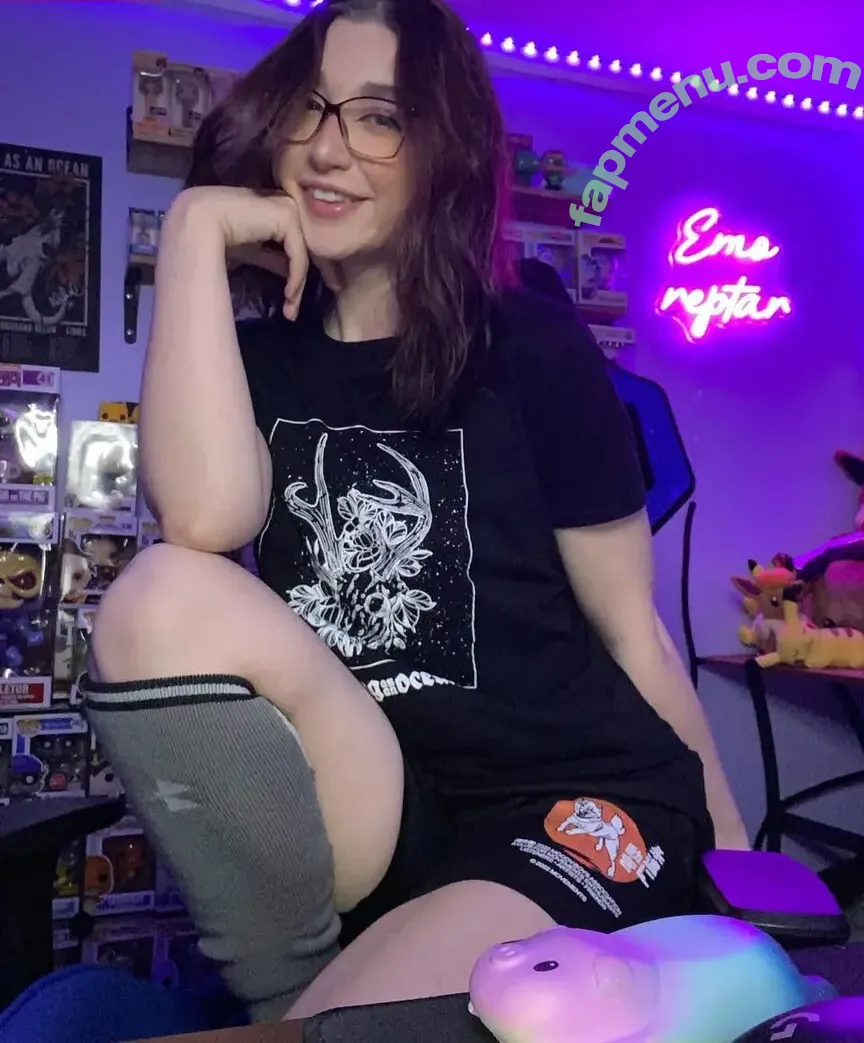 emoreptar nude photo #0021 (emoreptar98)