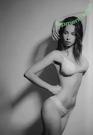 Emuna Zuzut / emunazuzut nude photo #0028