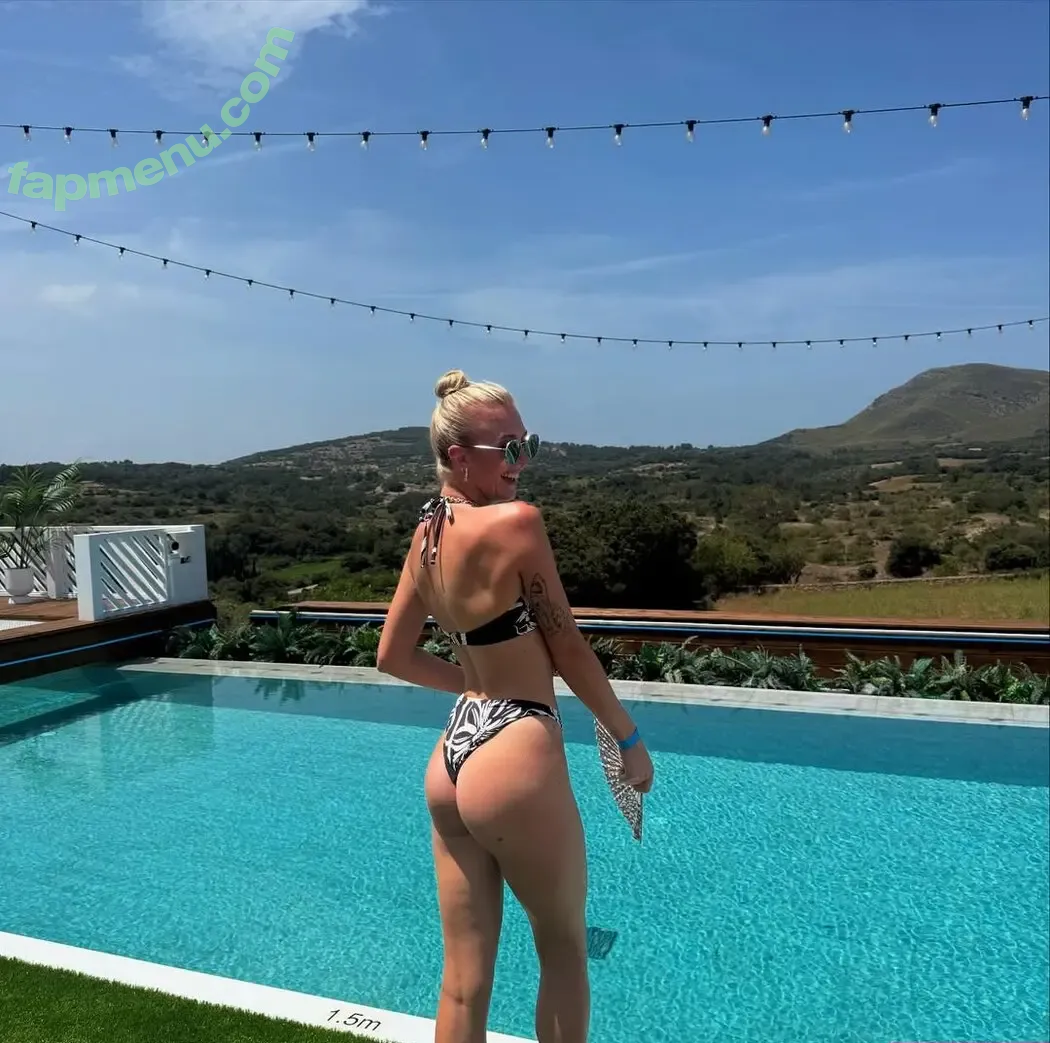 emwallbank nude photo #0063 (miwallbank)