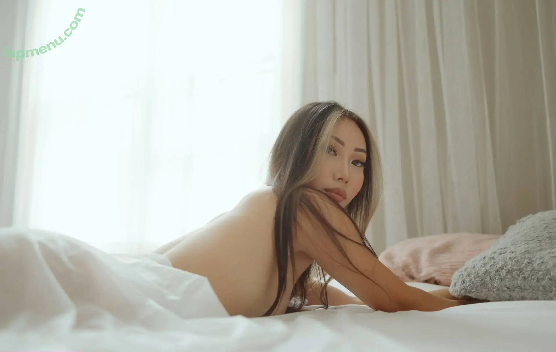 Ena Lor Hmong nude photo #0004 (ena.pn.lor_)