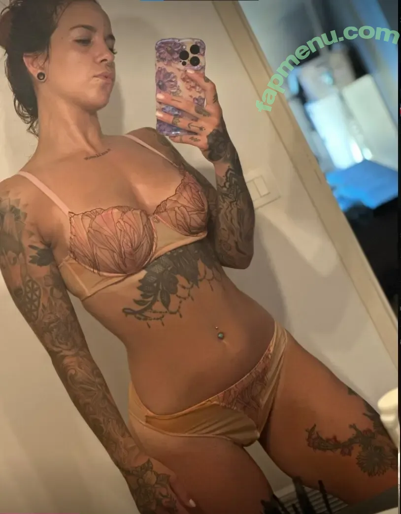 eratyum nude photo #0039 (erika.bln_)