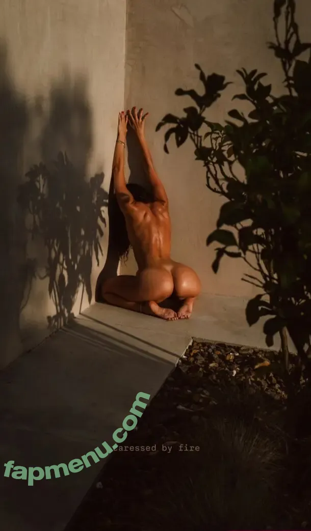 Eri Vlc nude photo #0001 (eri.vlc / erivlc)