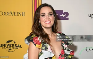 Erin Cahill / theerincahill nude photo #0029