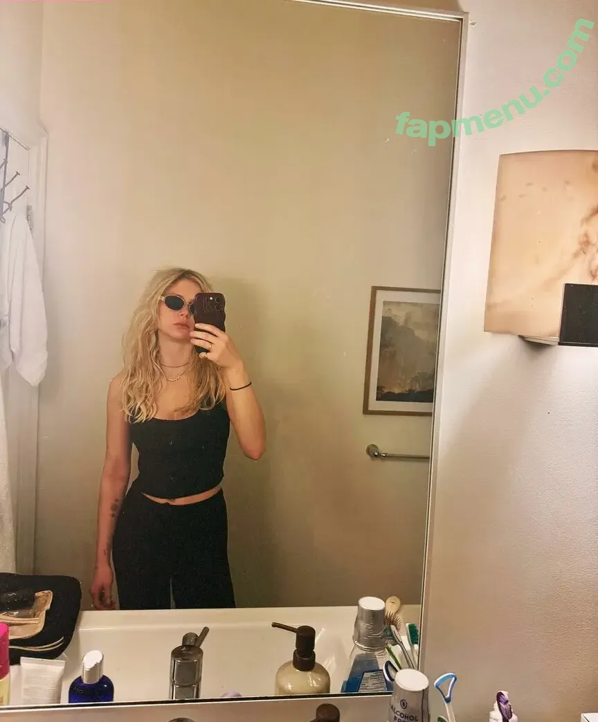 Erin Moriarty nude photo #0937 (erinelairmoriarty)
