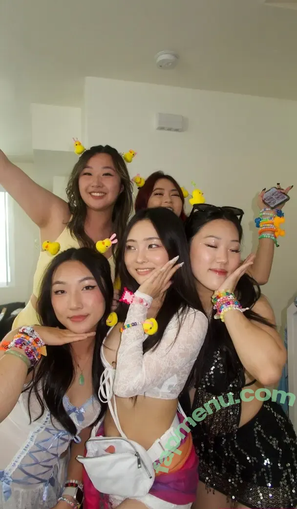 esblee nude photo #0150 (Esther Lee / esblee2 / goodie_isabelle)