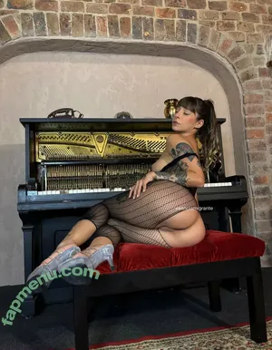  nude photo #0001