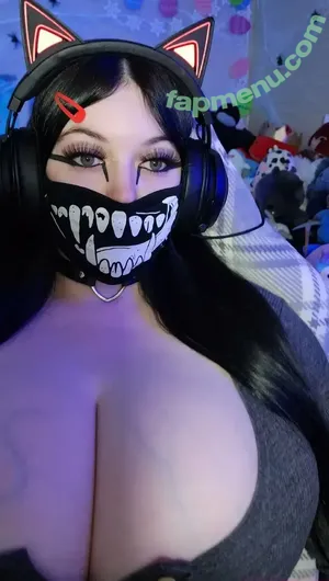 Esskayuwu nude photo #0373