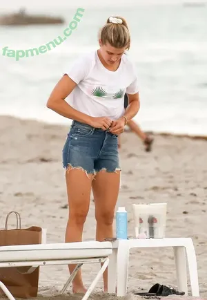 Eugenie Bouchard / Genie / geniebouchard nude photo #0646