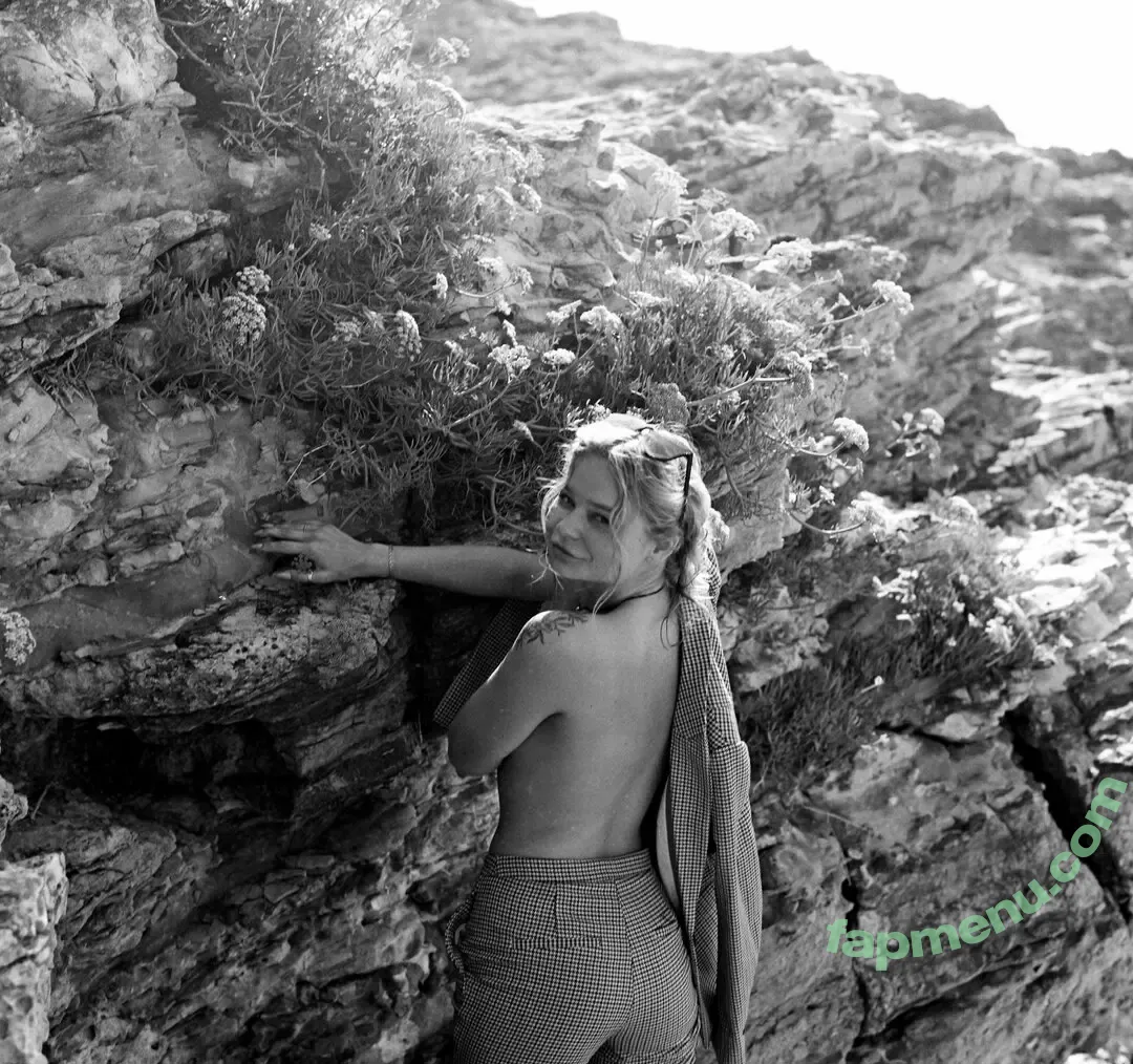eva_bambano nude photo #0014 (avabamby)