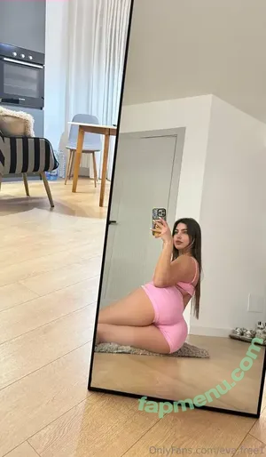 eva.s / evasaccount nude photo #0010