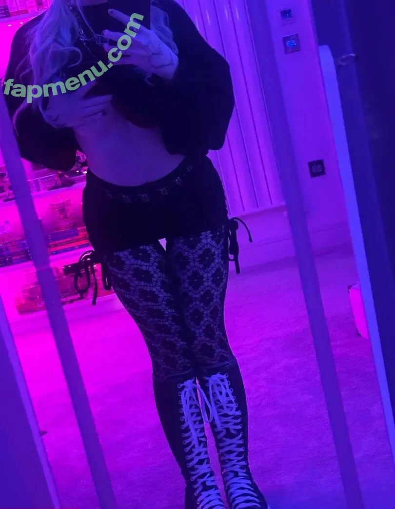 evaaviolettt nude photo #0006 (evaaavioletttt)