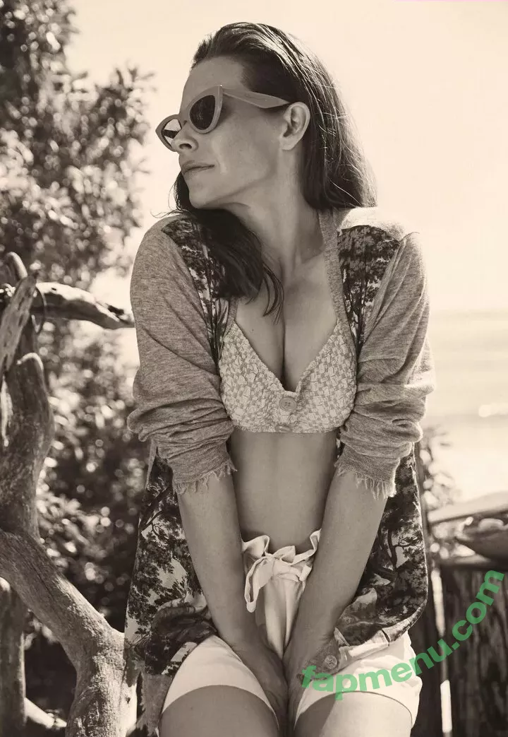 Evangeline Lilly nude photo #0240 (evangelinelillyofficial / lilyevangeline)